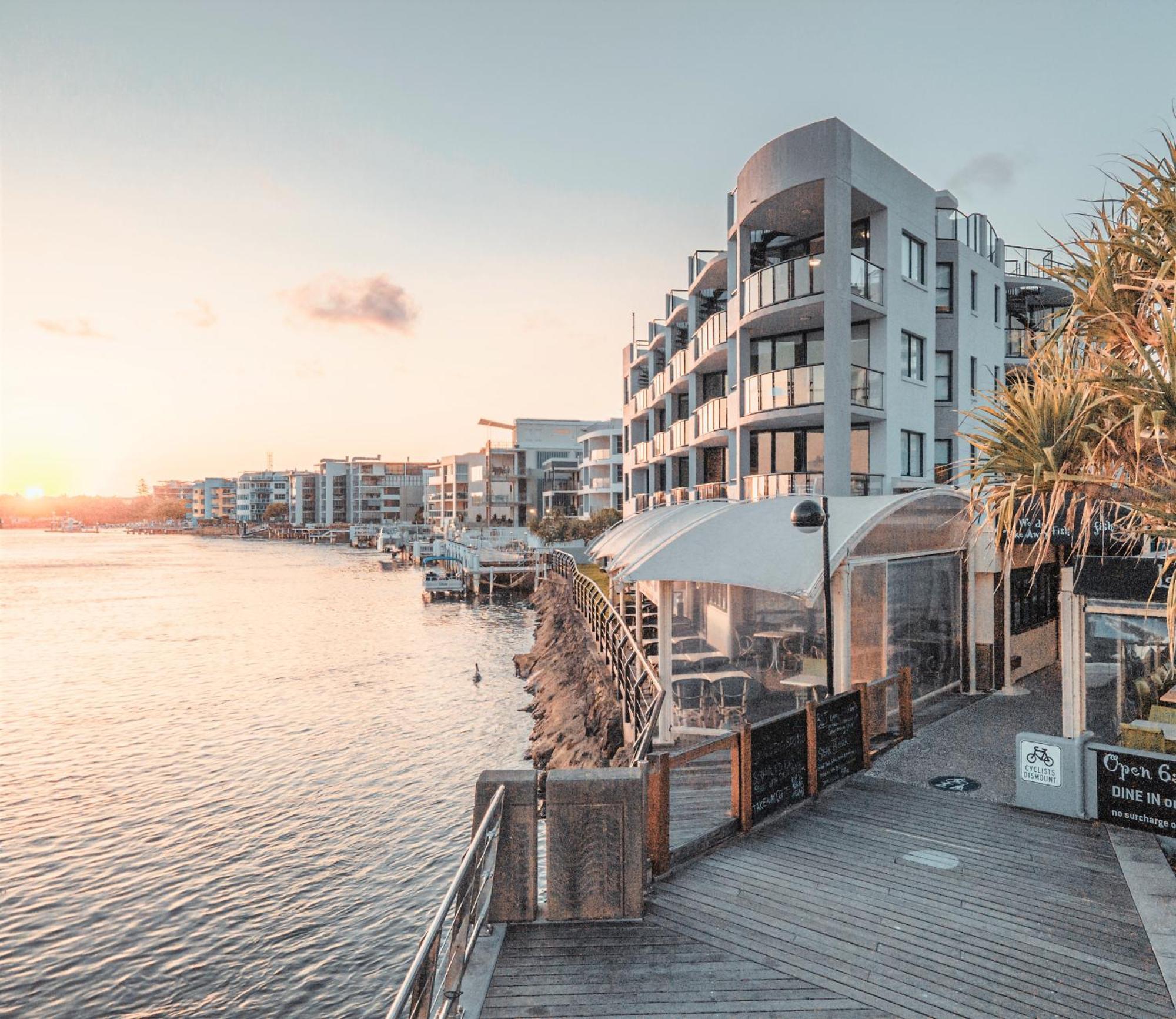 La Promenade Aparthotel Caloundra Bagian luar foto